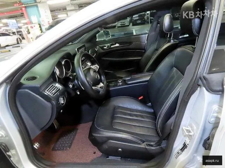 Mercedes-Benz CLS-Class 6
