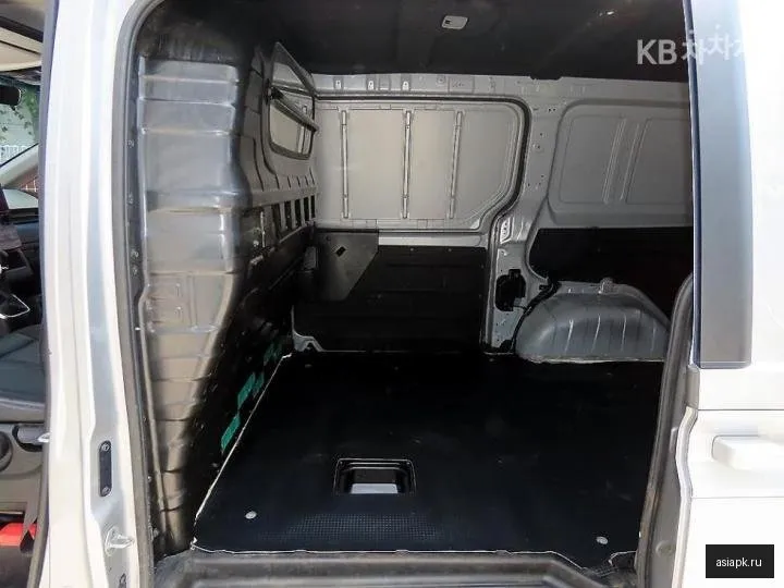 Hyundai Staria 6
