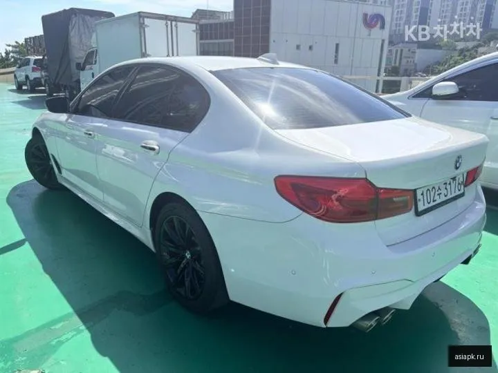 BMW 5-Series 3