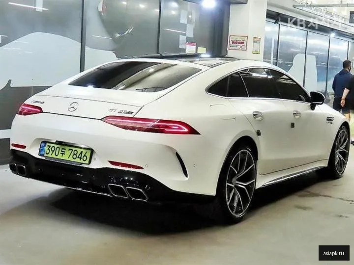 Mercedes-Benz AMG GT 4