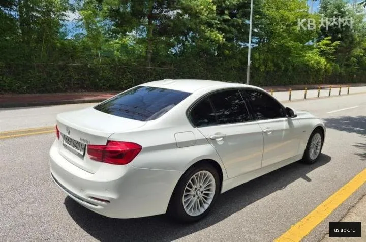BMW 3-Series 6