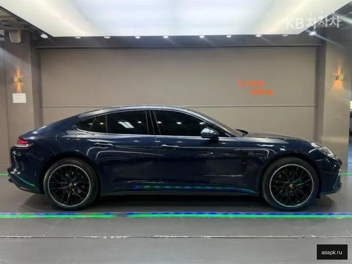Porsche Panamera 5