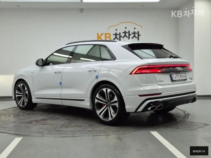 Audi Q8 3