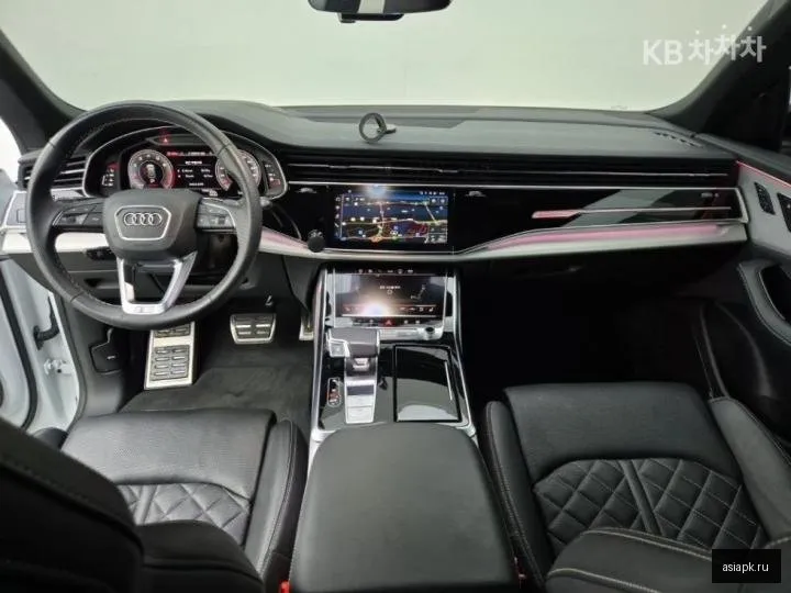 Audi Q8 5