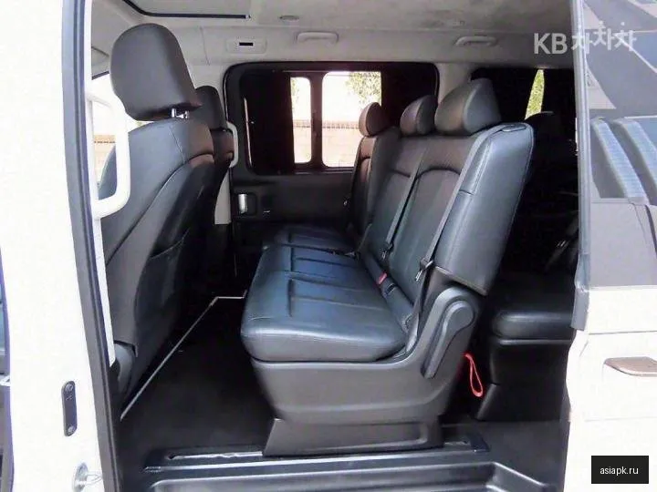 Hyundai Staria 6