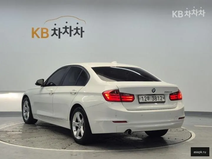 BMW 3-Series 2