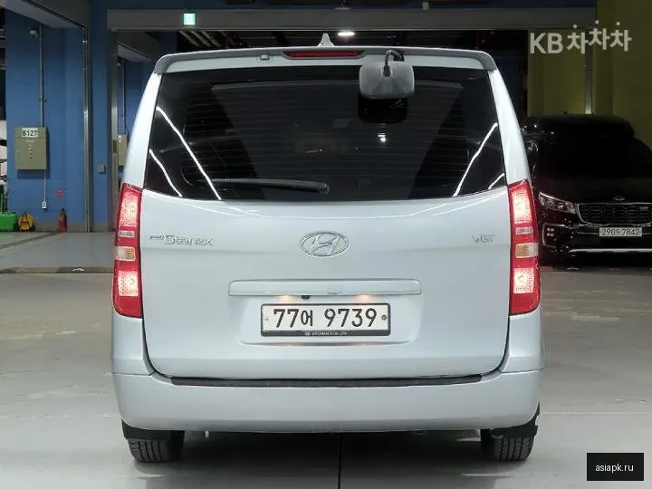 Hyundai Starex 3