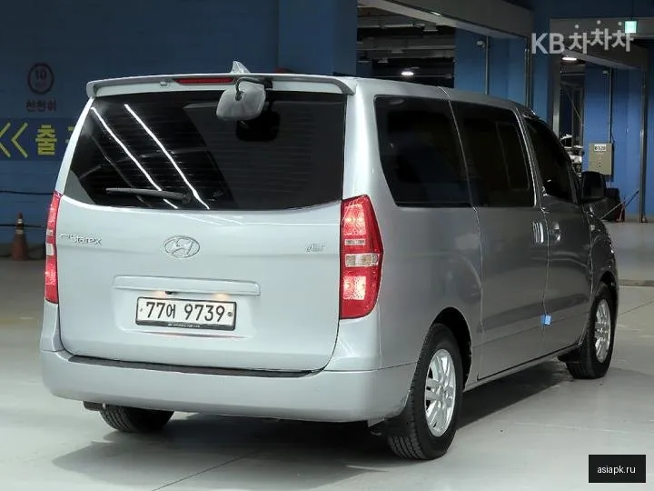 Hyundai Starex 4