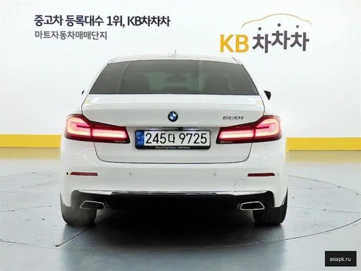 BMW 5-Series 3