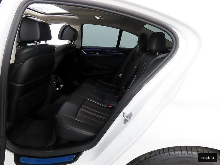 BMW 5-Series 6