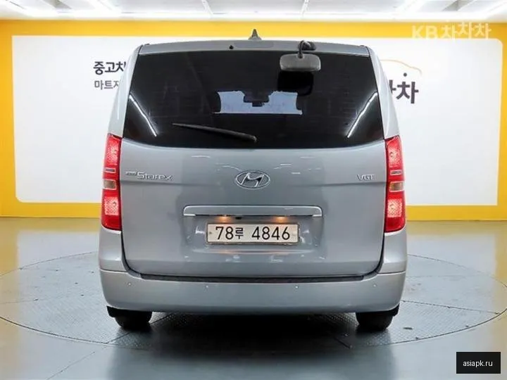 Hyundai Starex 3