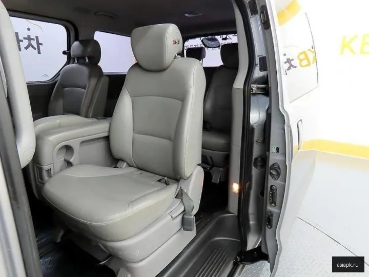 Hyundai Starex 6