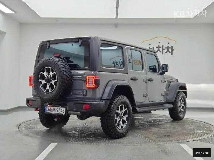 Jeep Wrangler 4