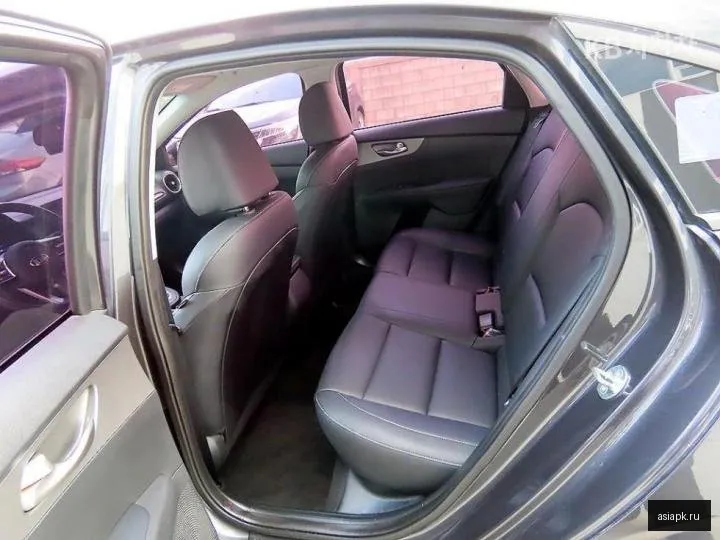 Kia K3 6