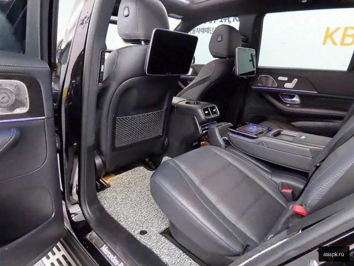 Mercedes-Benz GLS-Class 6