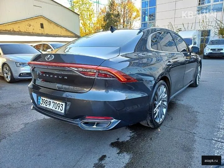 Hyundai Grandeur 5
