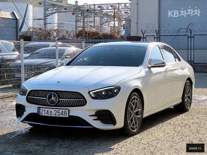 Mercedes-Benz E-Class 2