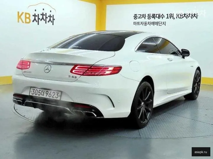 Mercedes-Benz S-Class 4