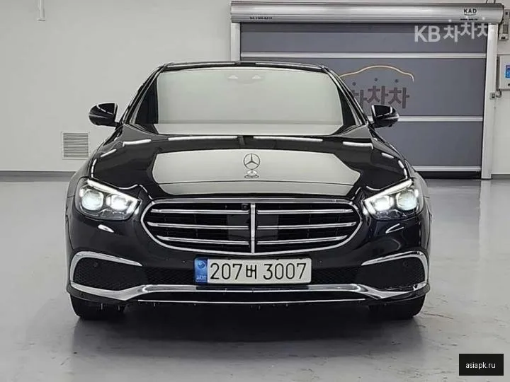 Mercedes-Benz E-Class 2