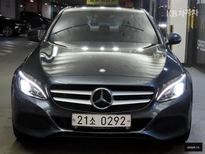 Mercedes-Benz C-Class 2