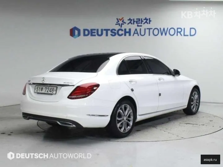 Mercedes-Benz C-Class 2