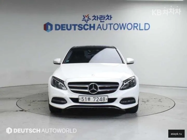 Mercedes-Benz C-Class 3