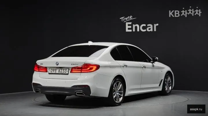 BMW 5-Series 4
