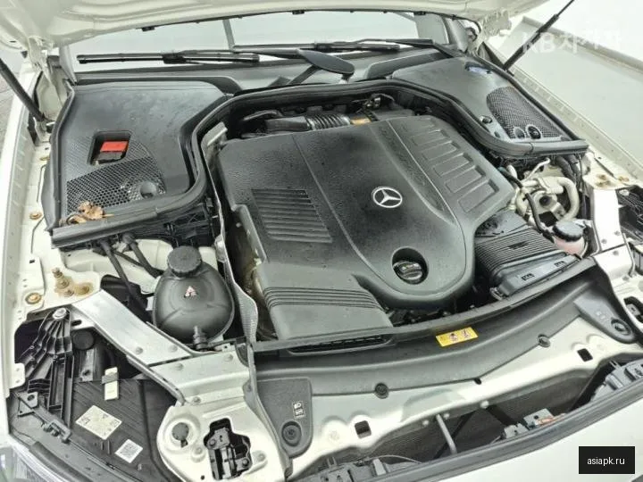 Mercedes-Benz E-Class 6