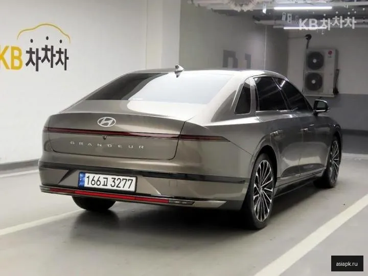 Hyundai Grandeur 4