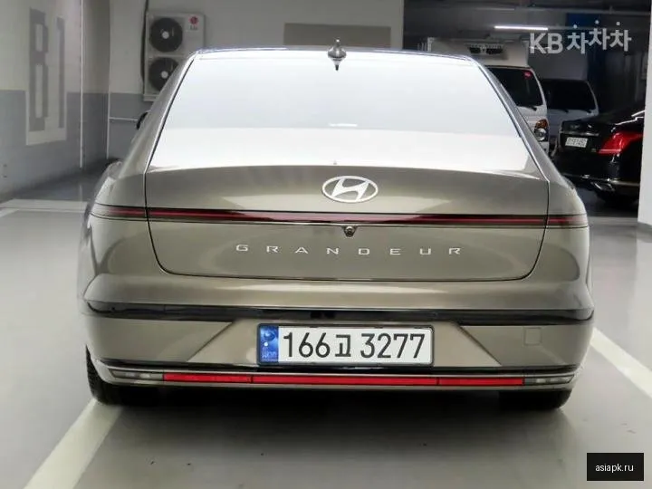 Hyundai Grandeur 3