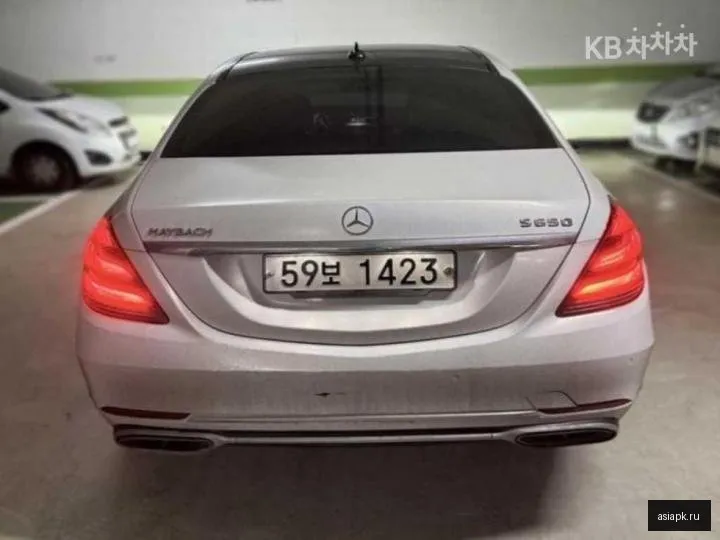 Mercedes-Benz S-Class 4