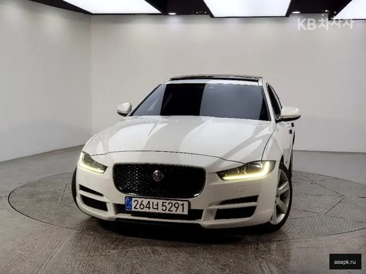 Jaguar XE 2