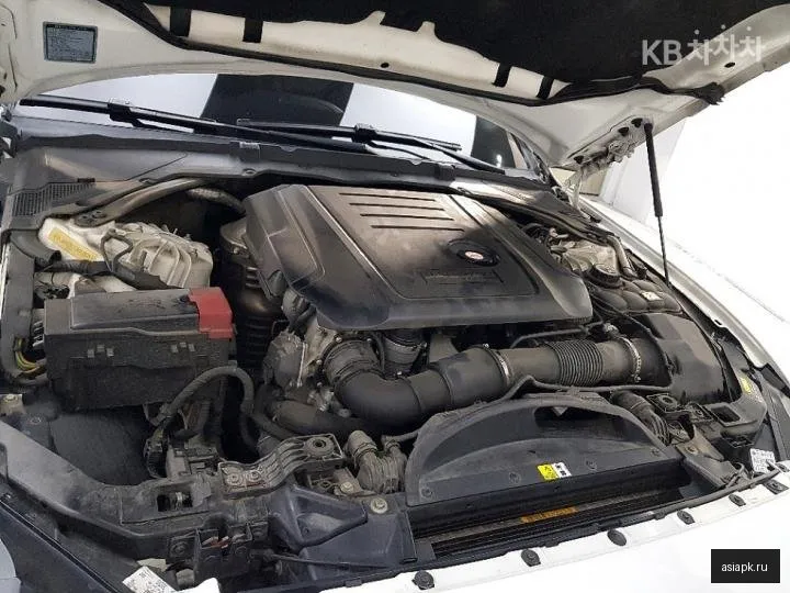 Jaguar XE 6