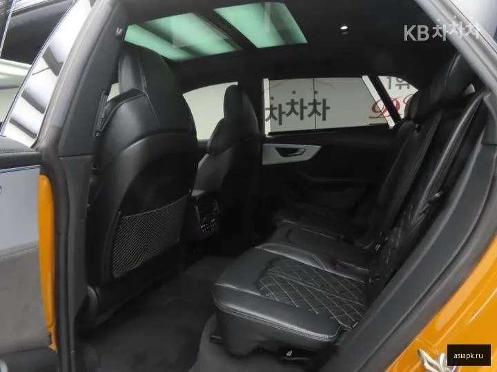 Audi Q8 6