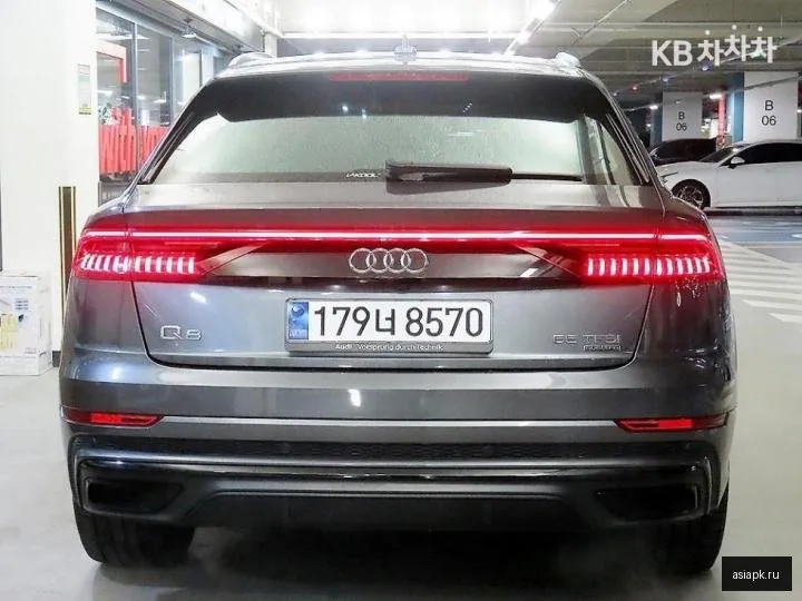 Audi Q8 5