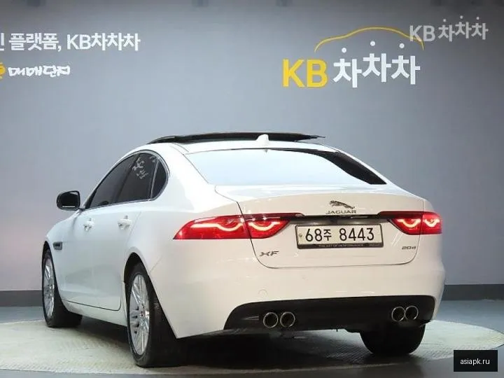 Jaguar XF 4