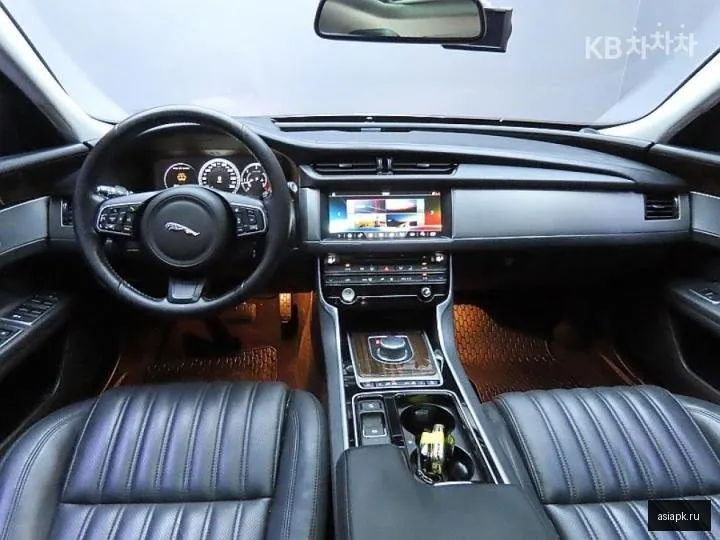 Jaguar XF 6