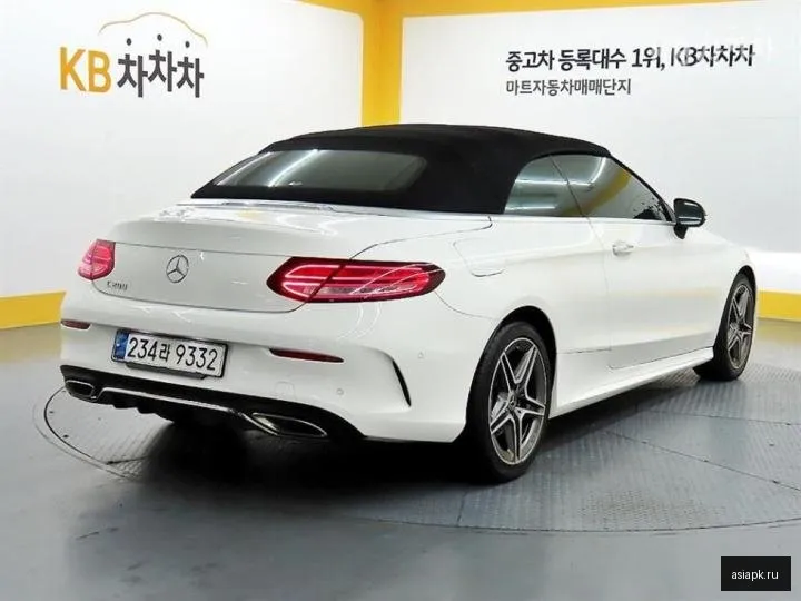 Mercedes-Benz C-Class 4