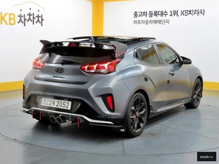 Hyundai Veloster 4