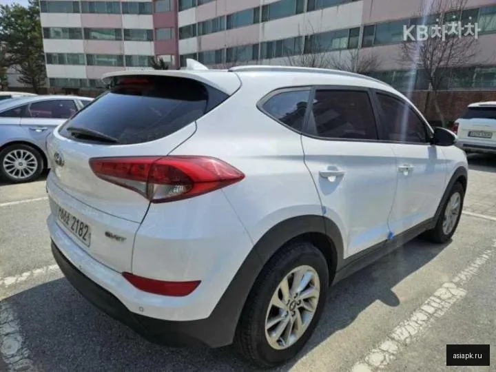 Hyundai Tucson 4
