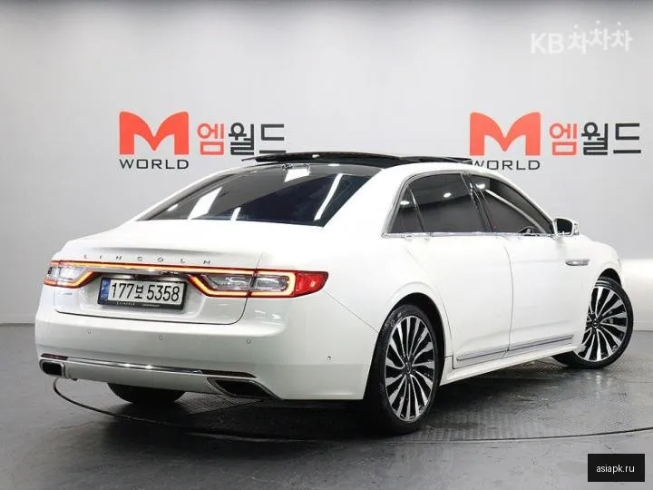 Lincoln Continental 3