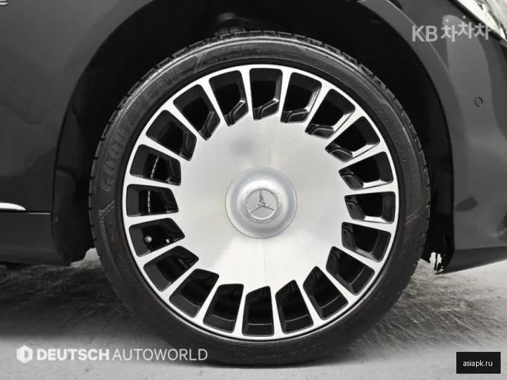 Mercedes-Benz S-Class 5