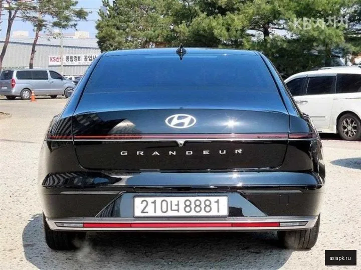 Hyundai Grandeur 4