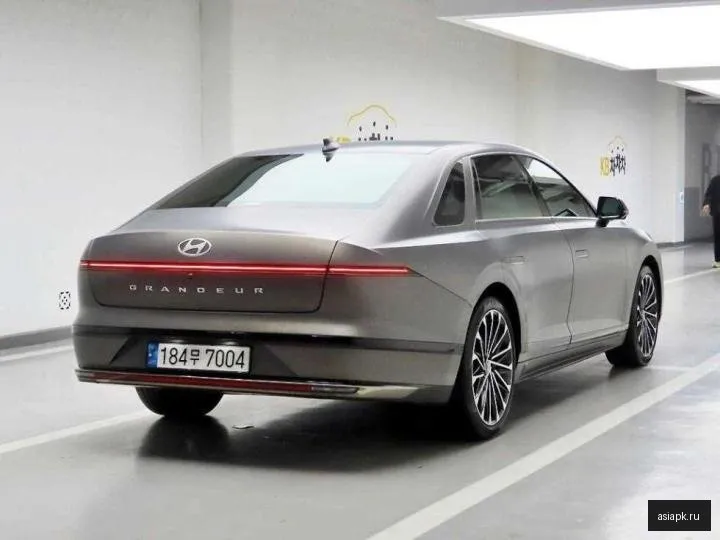 Hyundai Grandeur 4