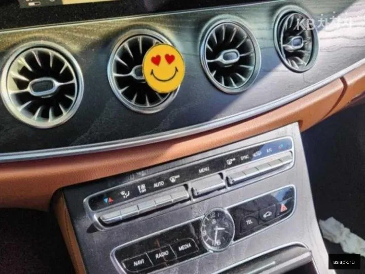 Mercedes-Benz E-Class 5