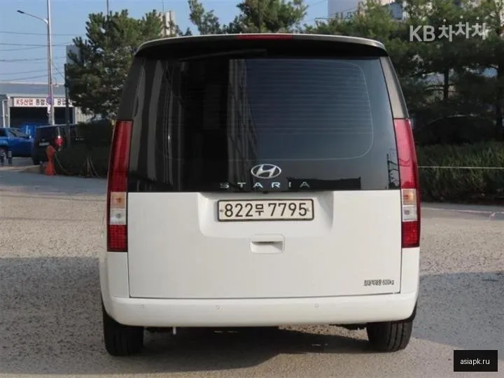 Hyundai Staria 4