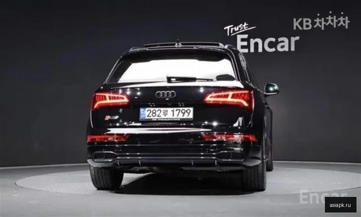 Audi SQ5 4