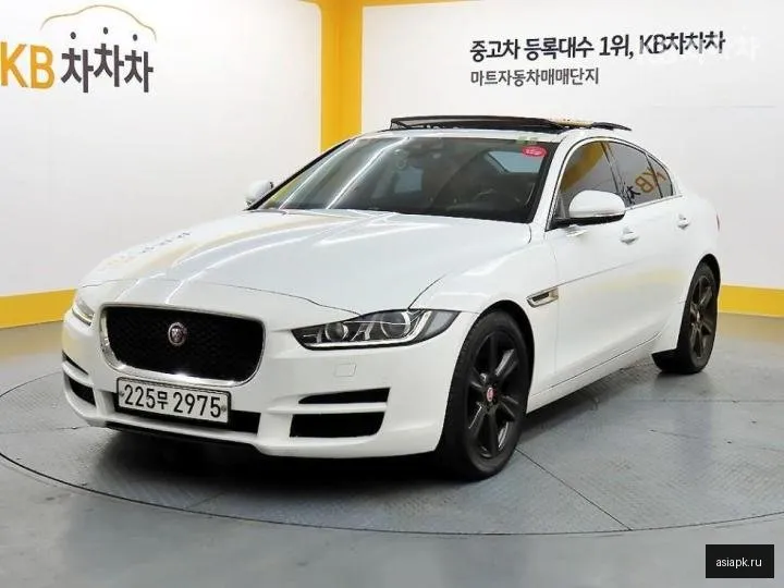 Jaguar XE 2