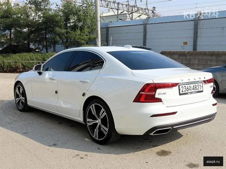 Volvo S60 3