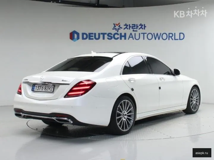 Mercedes-Benz S-Class 2
